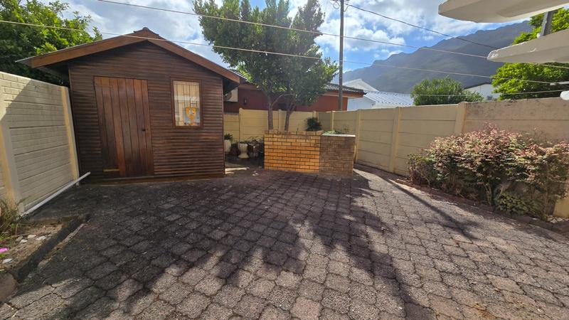 To Let 3 Bedroom Property for Rent in Gordons Bay Western Cape